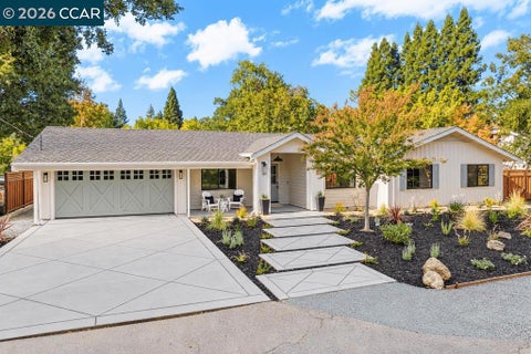 Photo of 270 La Serena Ave AVE, Alamo, CA 94507 (MLS # 41150996)