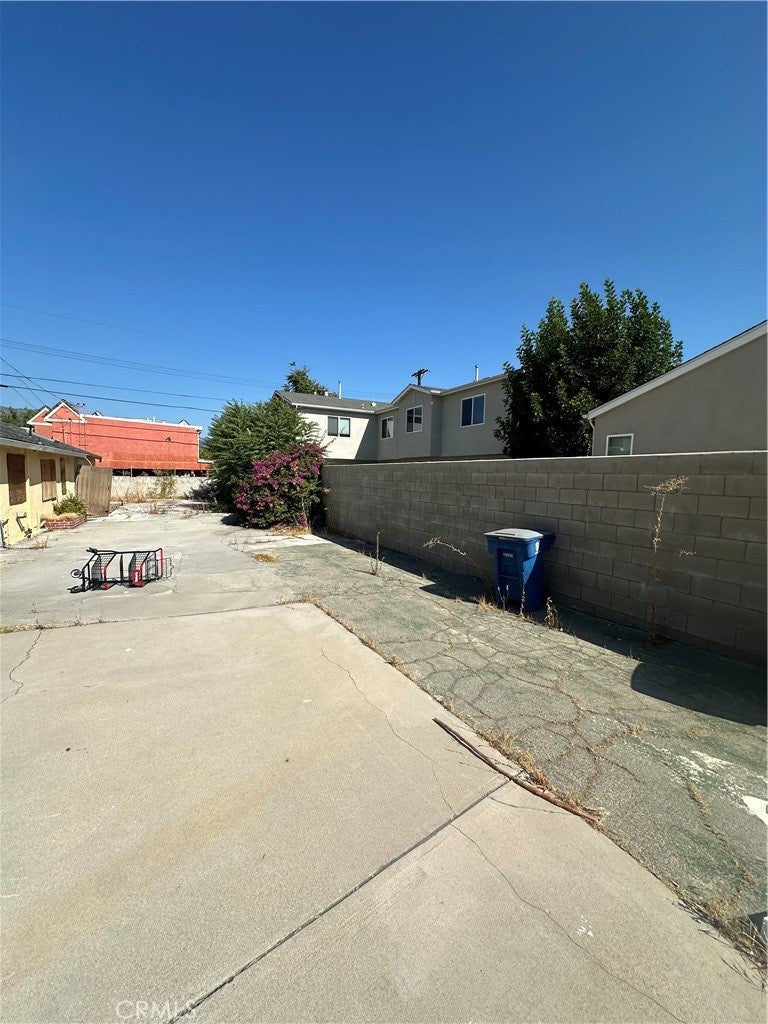 2310 N Catalina Street
