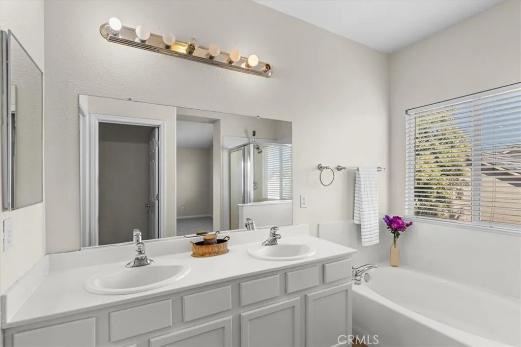 Turlock, California 95380, United States, 5 Bedrooms Bedrooms, ,3 BathroomsBathrooms,Residential,Active,170540