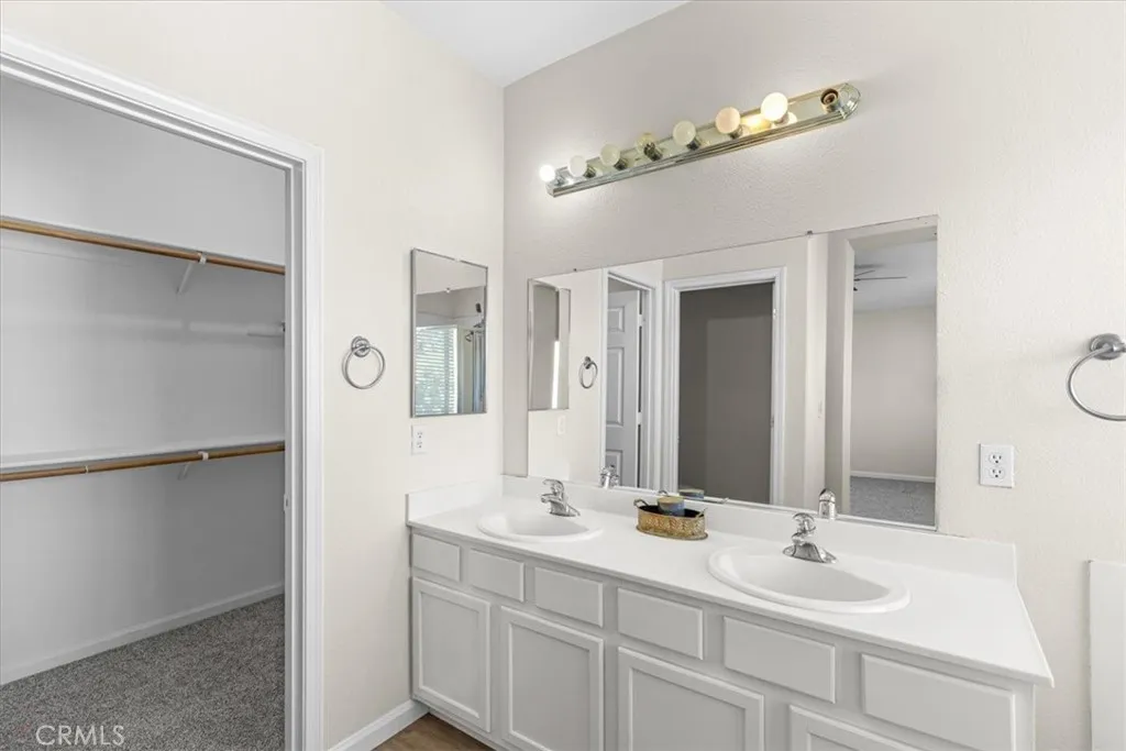 Turlock, California 95380, United States, 5 Bedrooms Bedrooms, ,3 BathroomsBathrooms,Residential,Active,170540