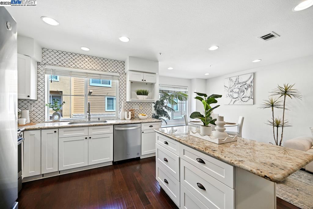 BROOKSIDE - Residential