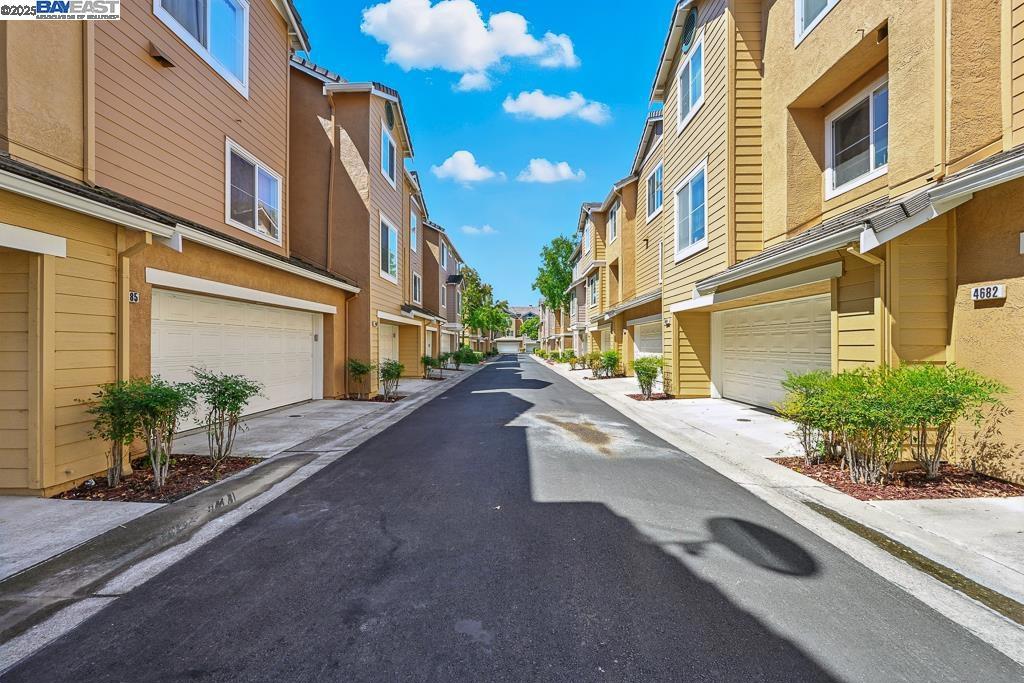 BROOKSIDE - Residential