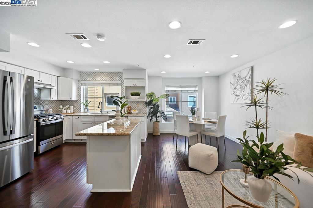 BROOKSIDE - Residential