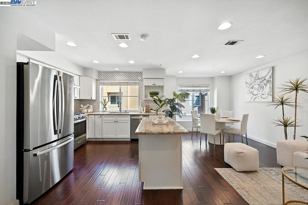 BROOKSIDE - Residential