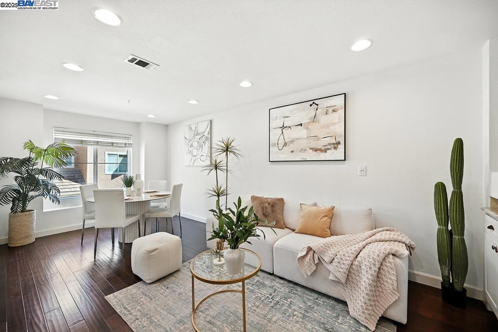 BROOKSIDE - Residential