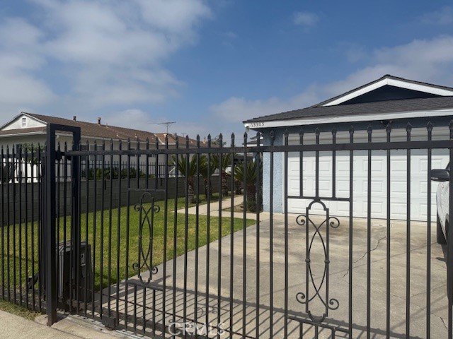 13305 Cordary Avenue