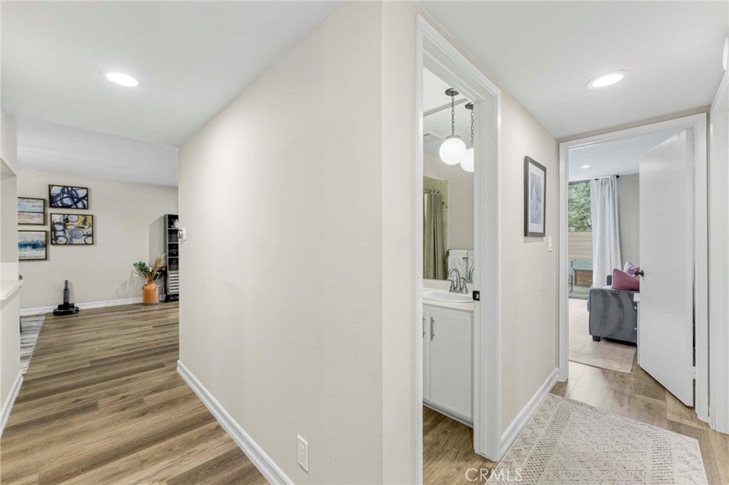 170 N Grand Avenue 102