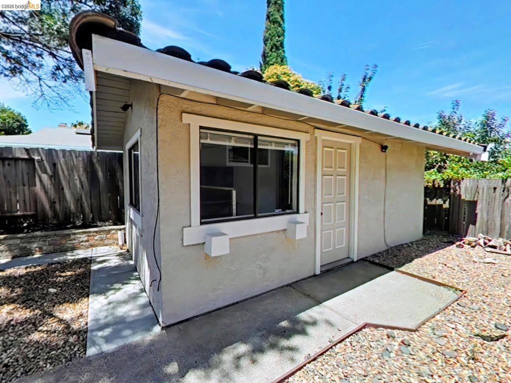 1612 Geyser Cir