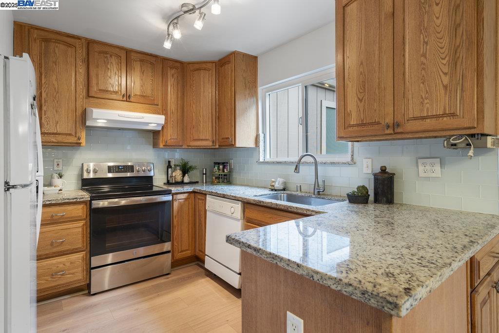 PINE CREEK - Residential