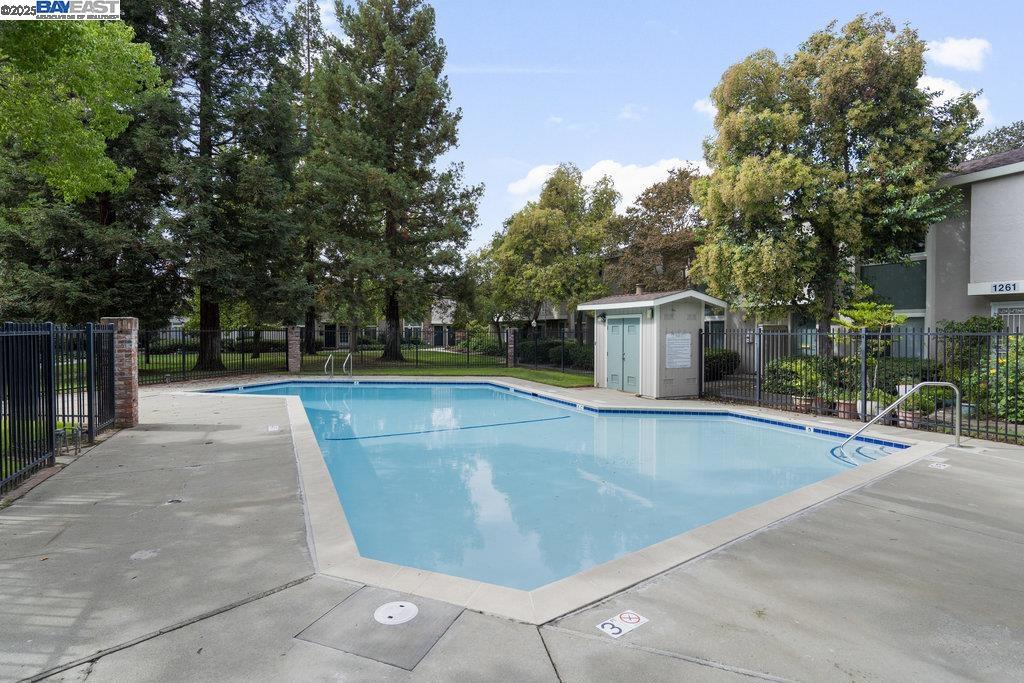 PINE CREEK - Residential