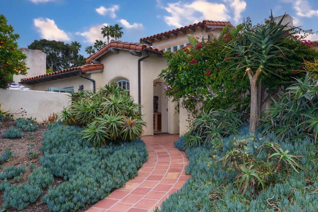 Rancho Santa Fe - Residential Lease
