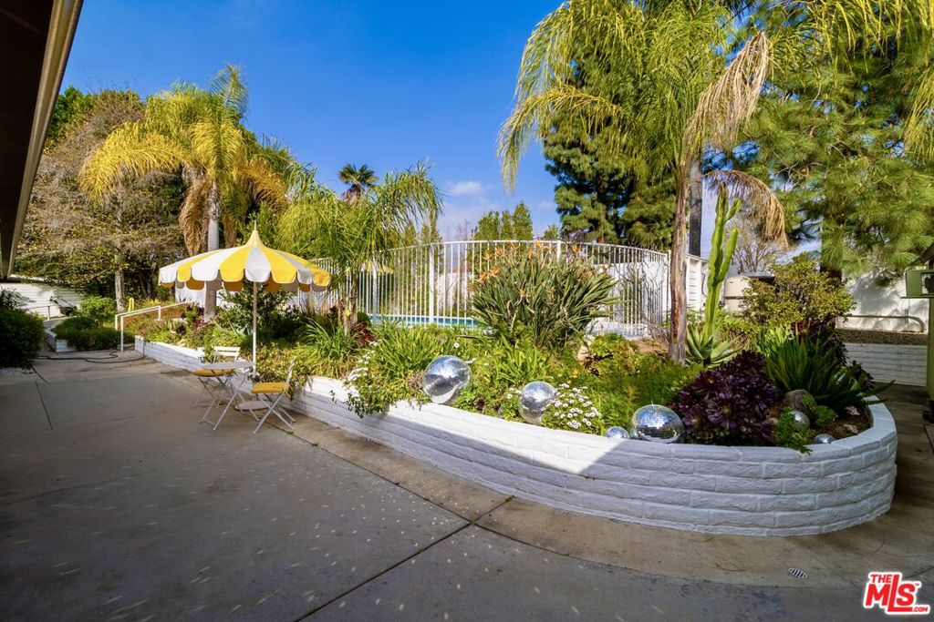 17025 Labrador Street