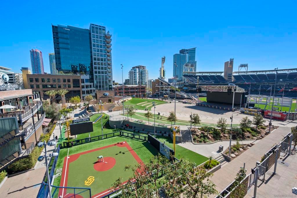 Photo of 325 7Th Ave Ave #211, San Diego, CA 92101 (MLS # 2601188SD)