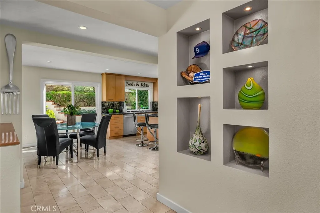 West Hills, California 91307, United States, 4 Bedrooms Bedrooms, ,3 BathroomsBathrooms,Residential,Active,254277