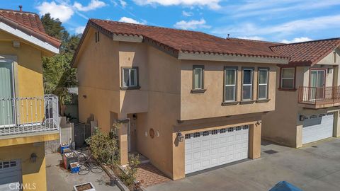 Photo of 12060 Santa Fe Avenue #4, Lynwood, CA 90262 (MLS # DW25238528)