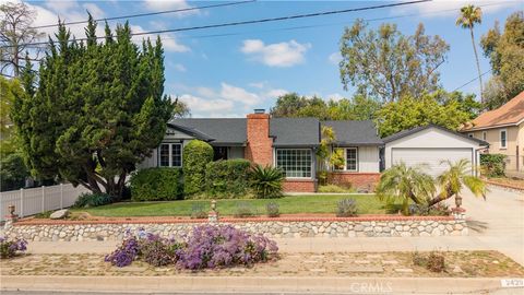 Photo of 2429 Ganesha Avenue, Altadena, CA 91001 (MLS # PF26103278)