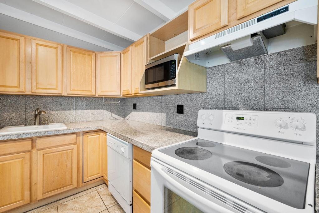 Tierra Del Sol - Residential Lease