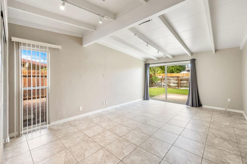 Tierra Del Sol - Residential Lease