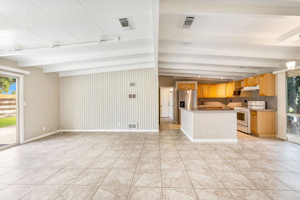 Tierra Del Sol - Residential Lease