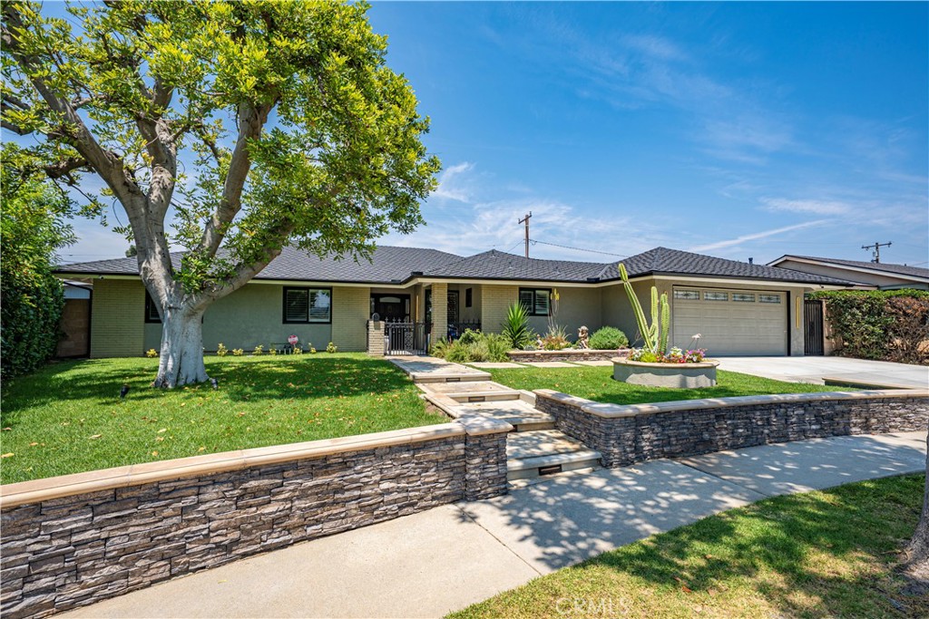 355 N Garsden Avenue