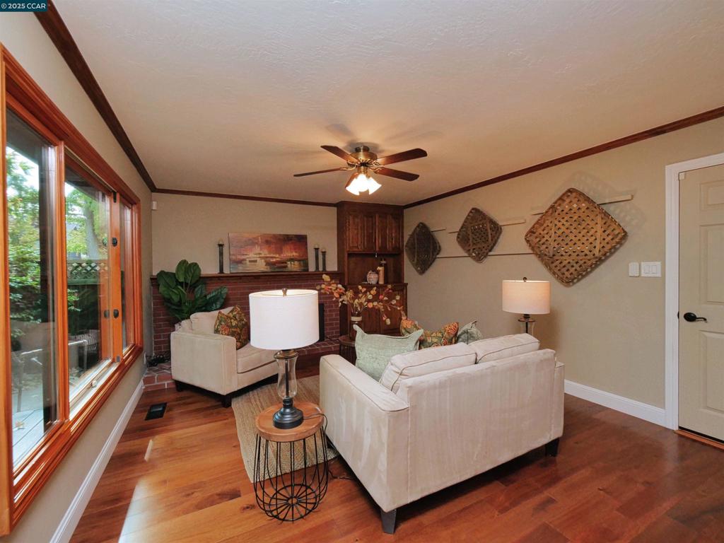 COLONY PARK - Residential