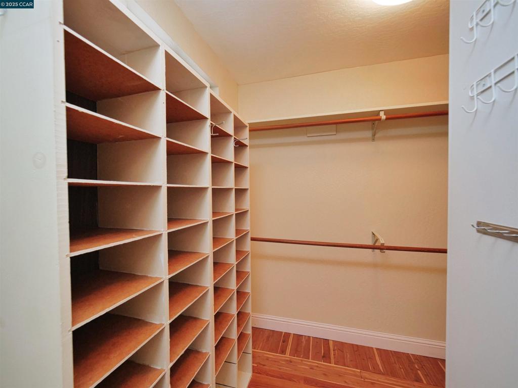 COLONY PARK - Residential