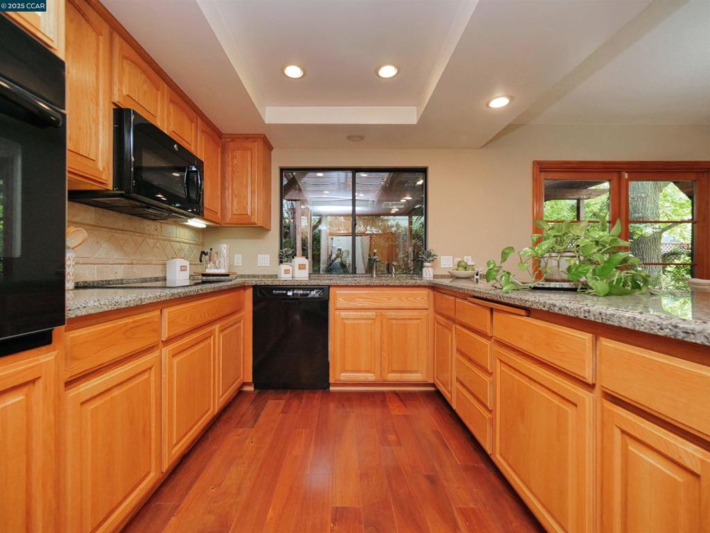 COLONY PARK - Residential