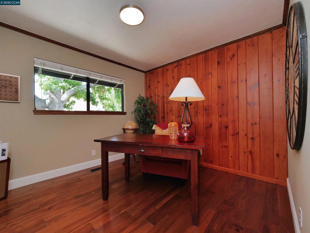 COLONY PARK - Residential