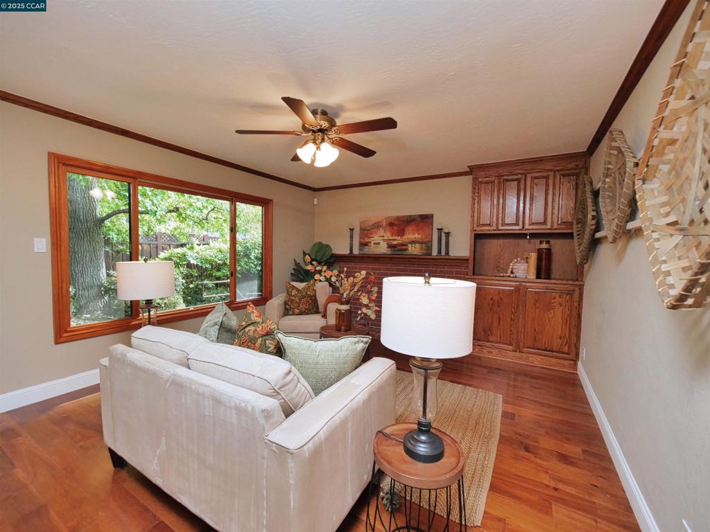 COLONY PARK - Residential