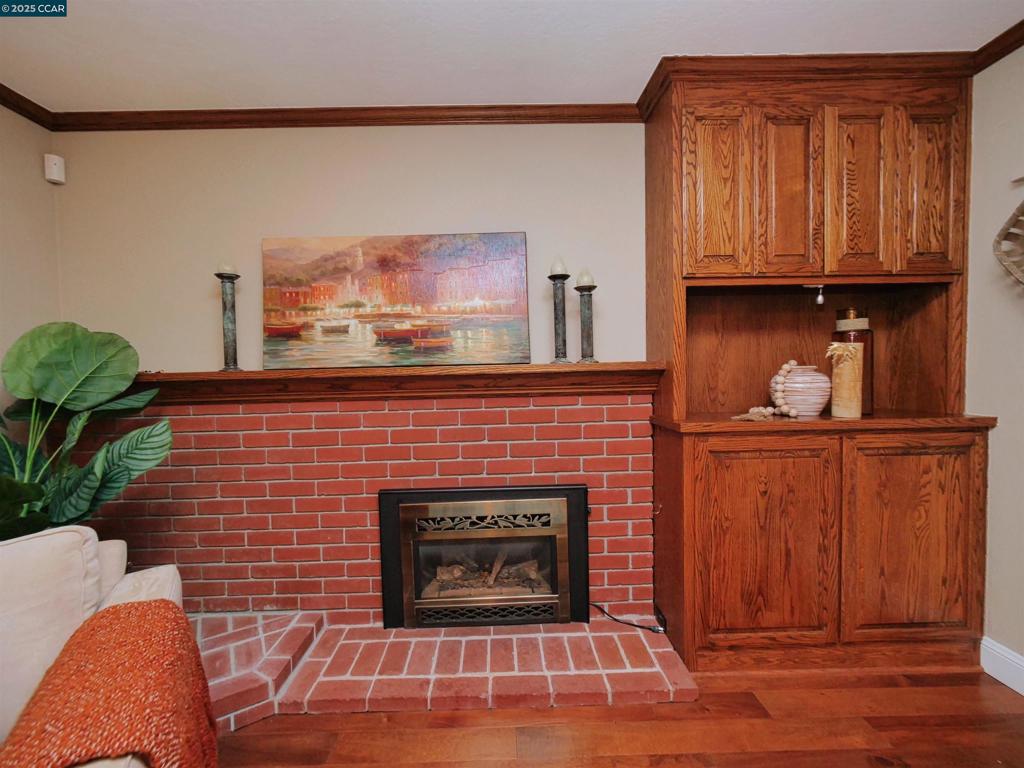 COLONY PARK - Residential