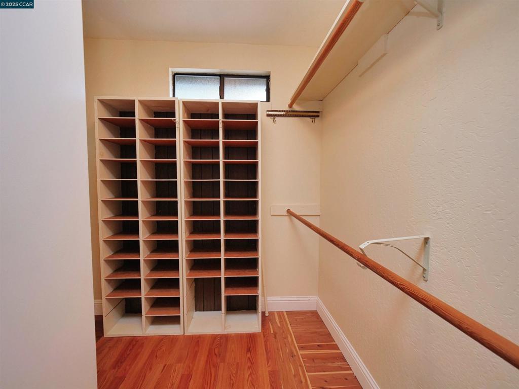 COLONY PARK - Residential