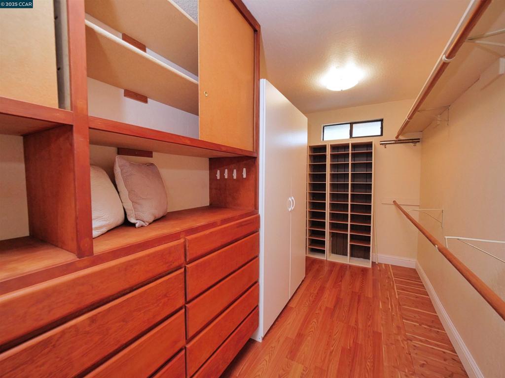 COLONY PARK - Residential