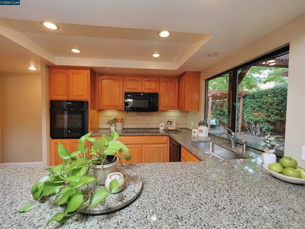 COLONY PARK - Residential