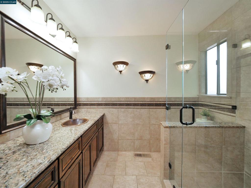 COLONY PARK - Residential