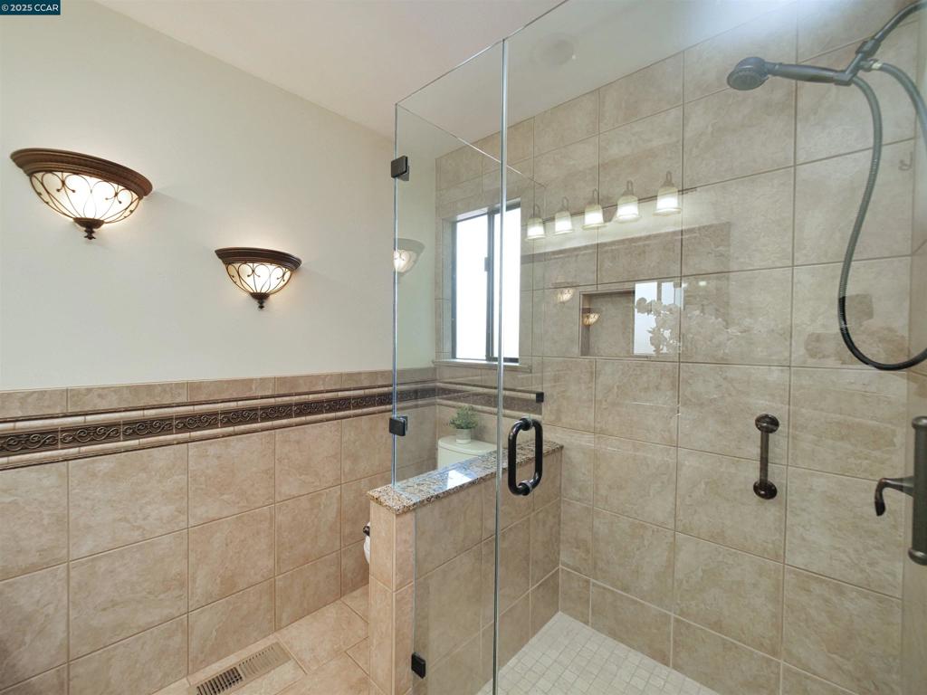 COLONY PARK - Residential