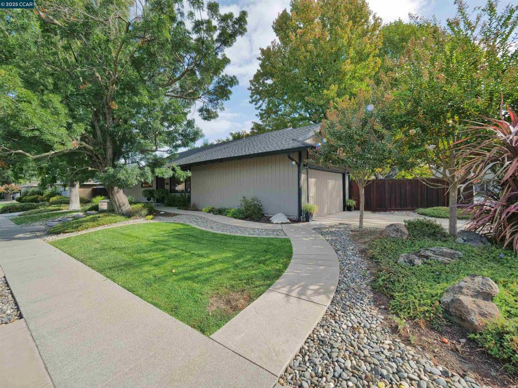 COLONY PARK - Residential