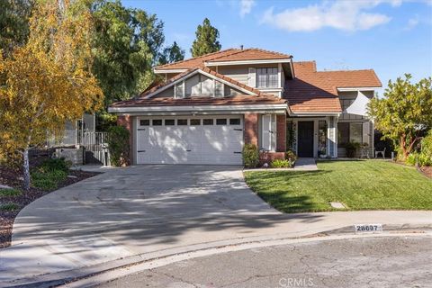Photo of 28697 Cloverleaf Place, Castaic, CA 91384 (MLS # SR25271431)
