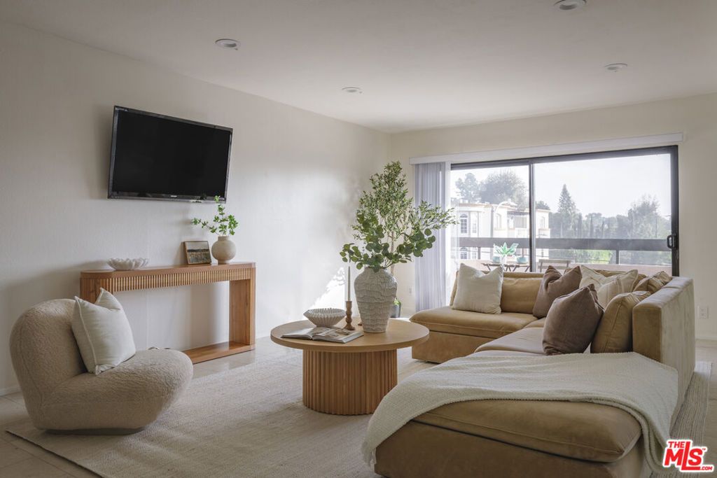 Photo of 4829 Whitsett Avenue #301, Valley Village, CA 91607 (MLS # 25613897)