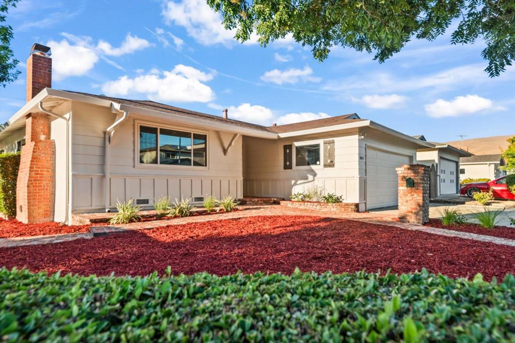 1605 Grand Teton Drive