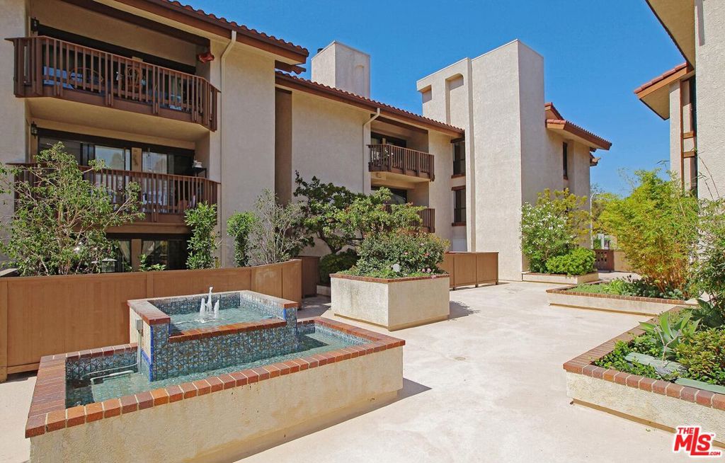 8515 Falmouth Avenue 206