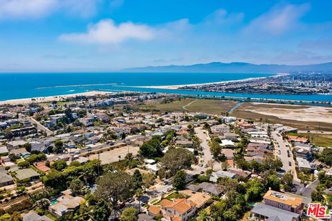 8515 Falmouth Avenue 206 Playa Del Rey CA 90293