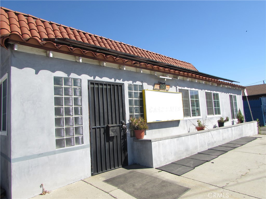 1540 W Olympic