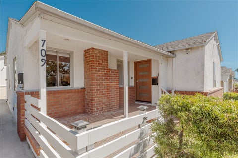 Photo of 709 Avenue D, Redondo Beach, CA 90277 (MLS # SB26189519)