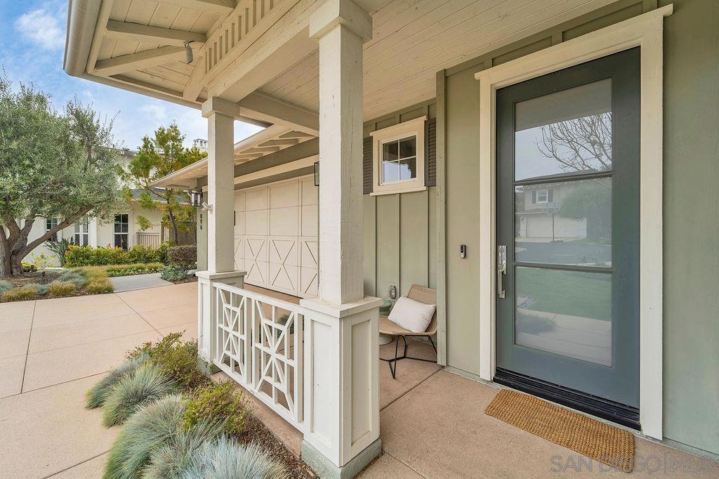 896 Channel Island Dr