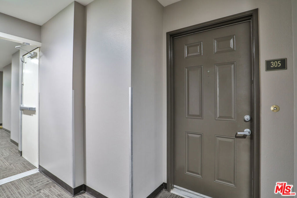 6400 Crescent Parkway 305