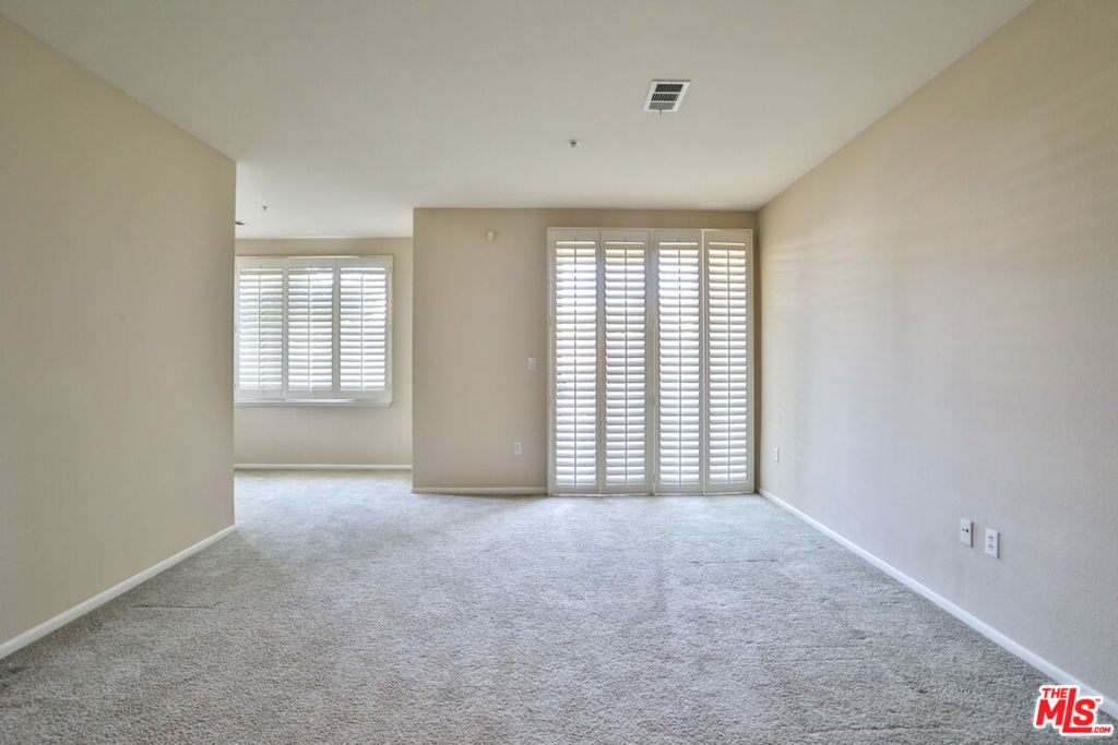 6400 Crescent Parkway 305