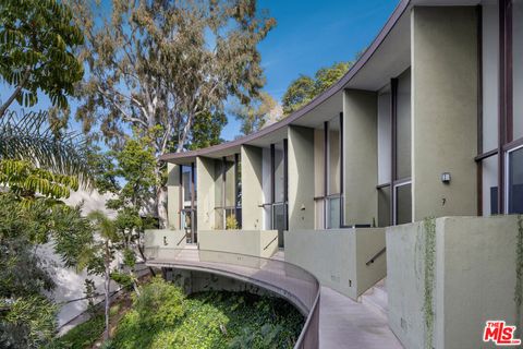 3625 Fredonia Drive 1 Los Angeles CA 90068