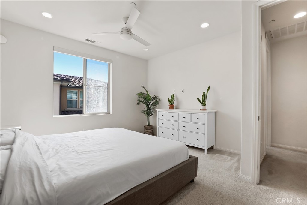 88 Renewal, Irvine CA 92618 - Photo 24