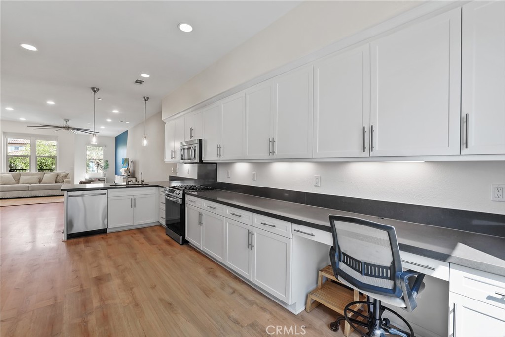 88 Renewal, Irvine CA 92618 - Photo 17