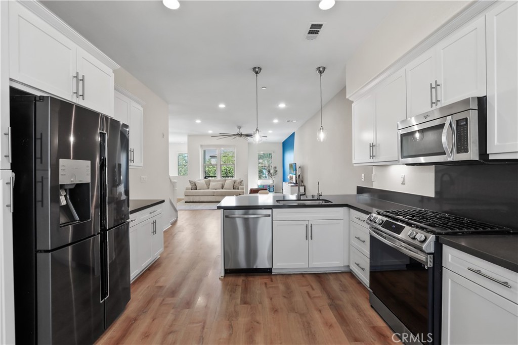 88 Renewal, Irvine CA 92618 - Photo 16